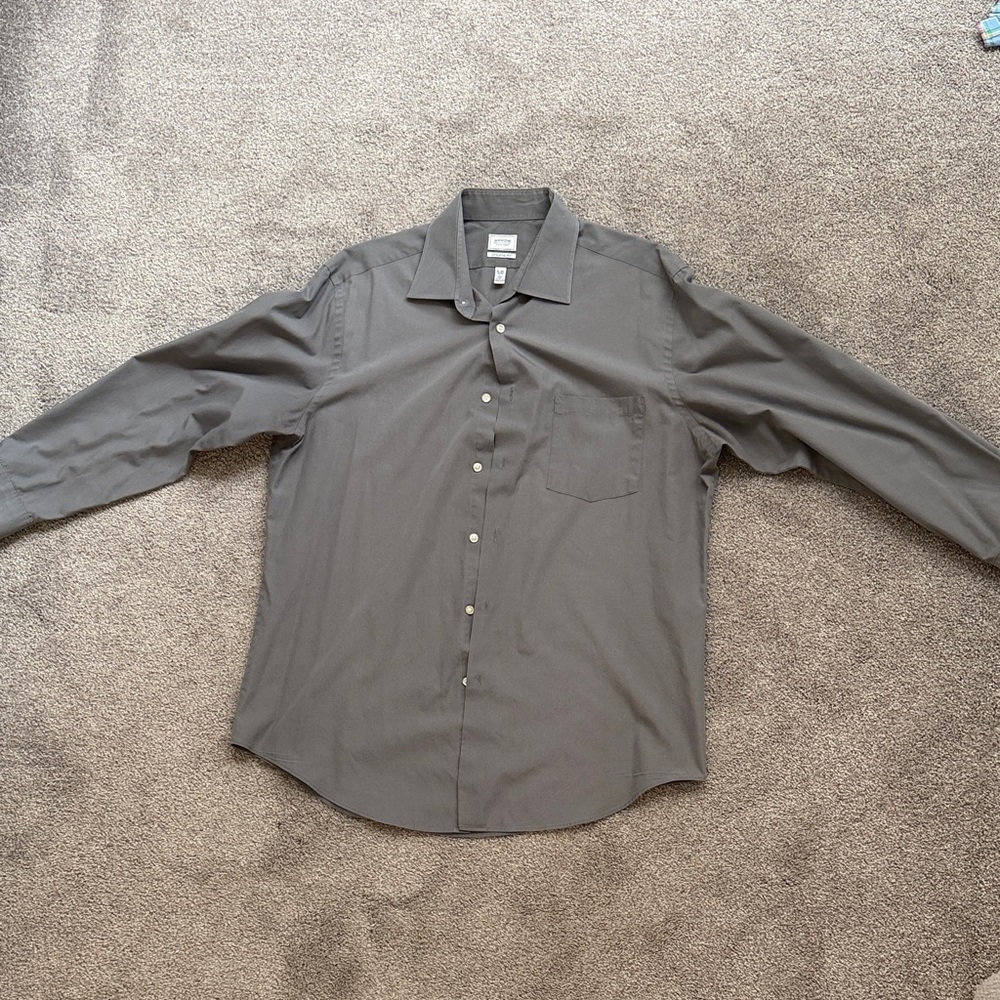 Men's Gray button down shirt